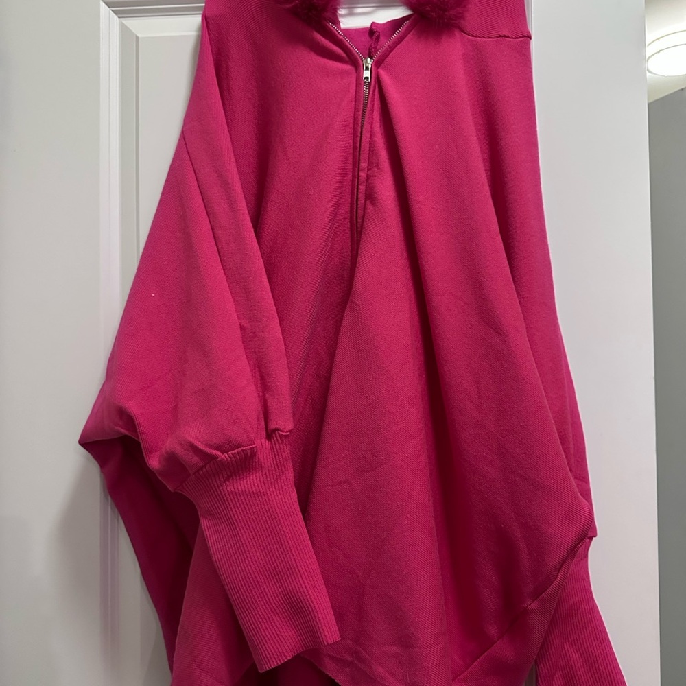 Chic Pink Poncho with Fur Collar